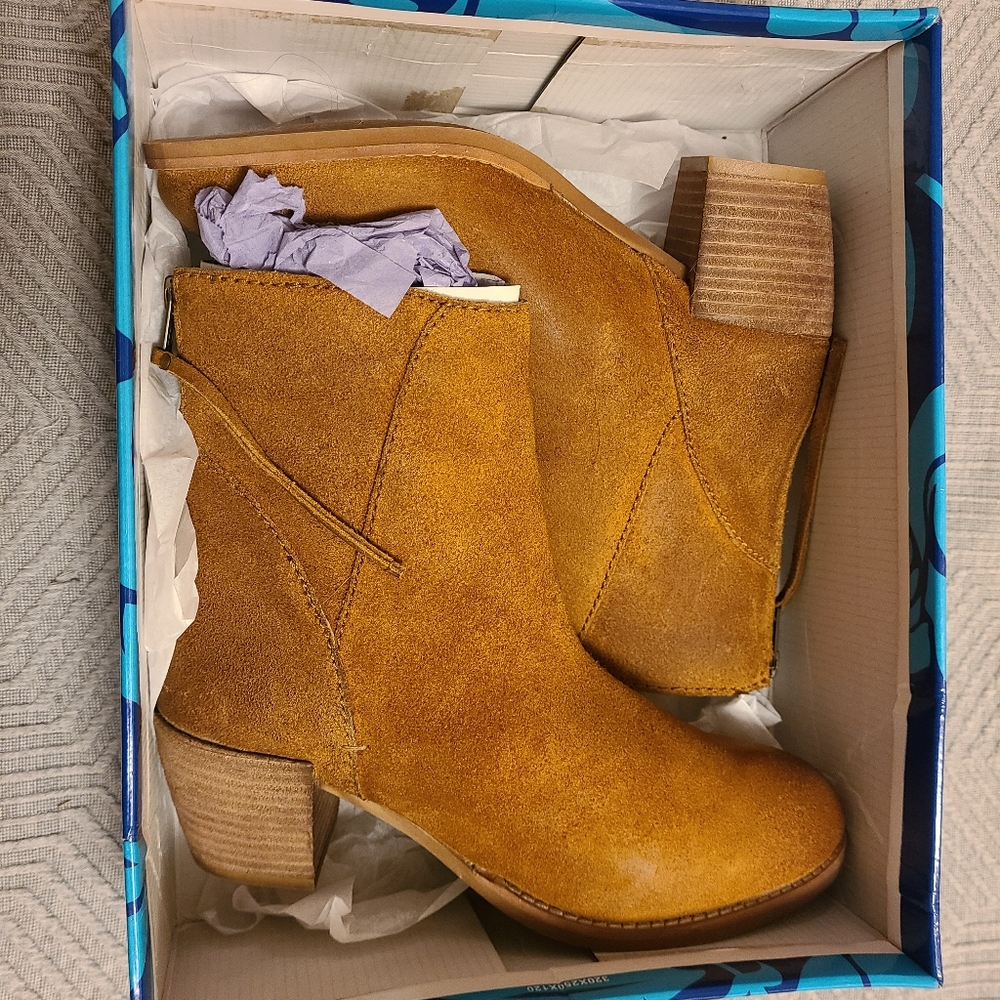 NEW IN BOX Seychelles Rookery Tan Bootie